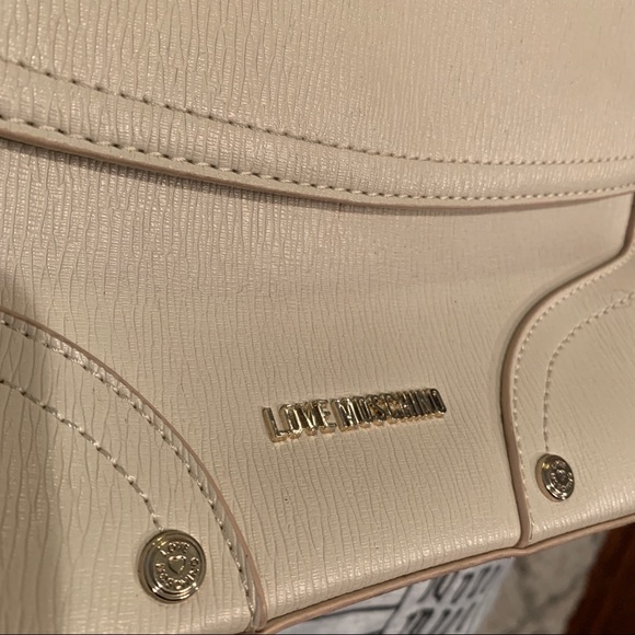 Love Moschino Chain Crossbody Strap Flap Bag - Picture 3 of 5